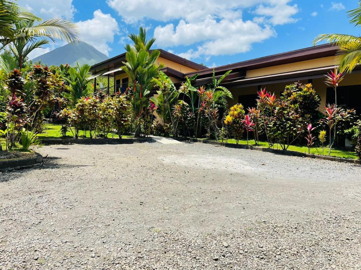 Aunty Arenal Lodge La Fortuna ภายนอก รูปภาพ