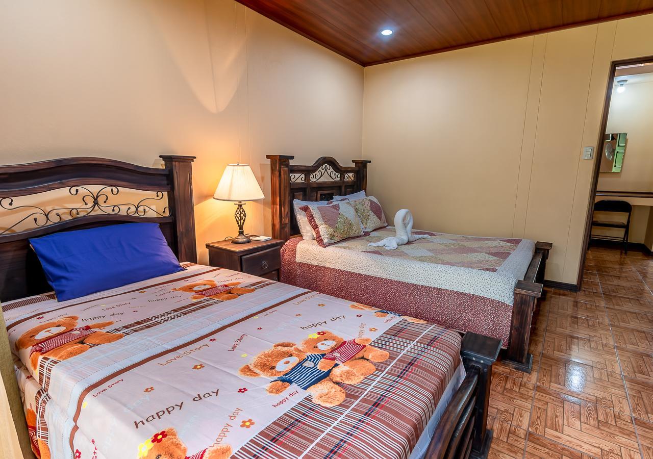 Aunty Arenal Lodge La Fortuna ภายนอก รูปภาพ