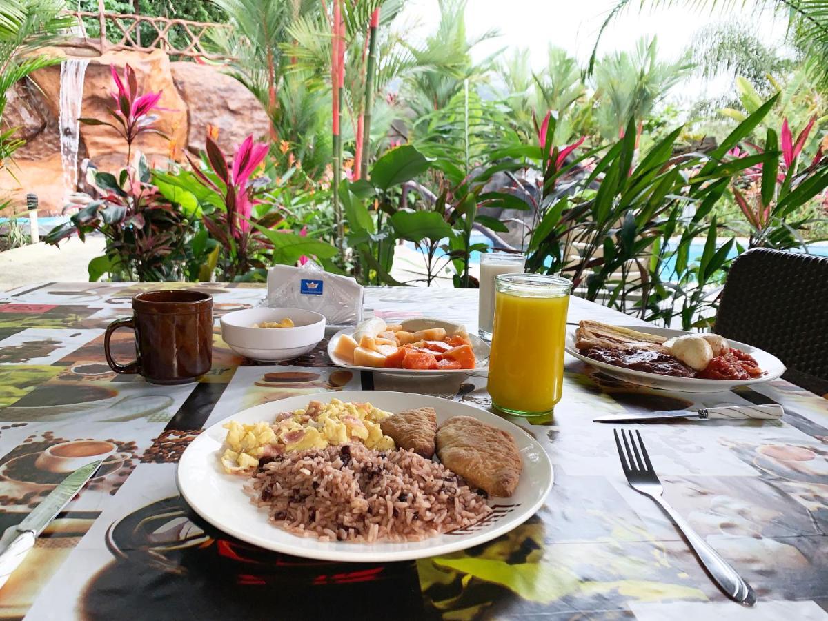 Aunty Arenal Lodge La Fortuna ภายนอก รูปภาพ